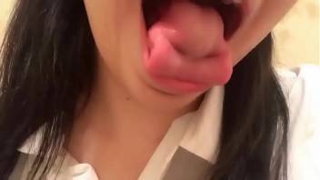 Japanese girl @kamititisokuhou showing crazy tongue skills